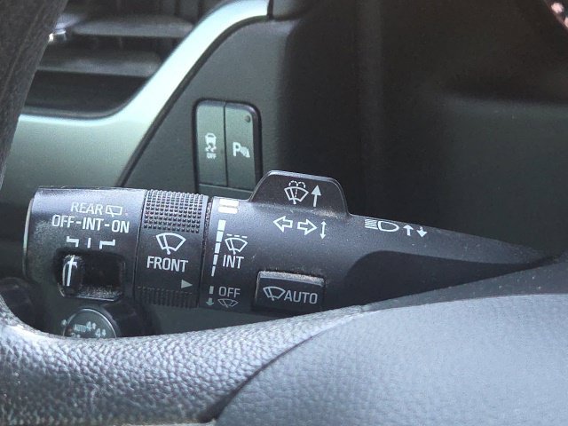 Used 2018 Chevrolet Tahoe 4WD w/ Suspension Package, Off-Road image 36