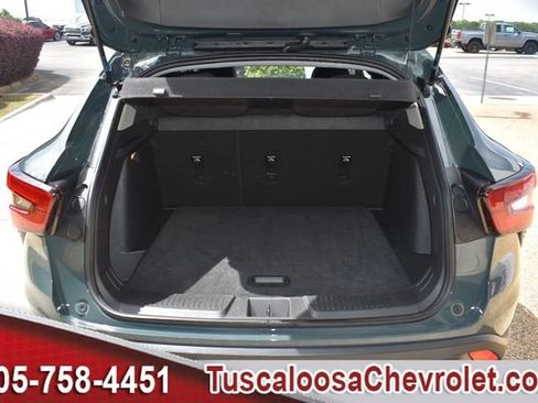 Used 2025 Chevrolet Trax LT FWD image 9