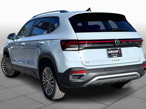 New 2026 Volkswagen Taos SE image 12