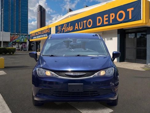 Used 2020 Chrysler Voyager LX FWD image 7