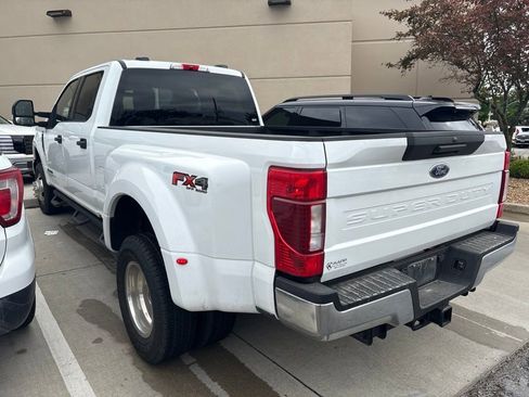 Used 2022 Ford F350 XLT w/ XLT Value Package AWD/4WD image 3