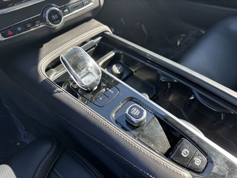 Used 2023 Volvo S90 B6 Ultimate image 26