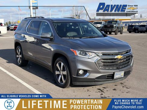 Used 2021 Chevrolet Traverse LT w/ LT Premium Package image 1