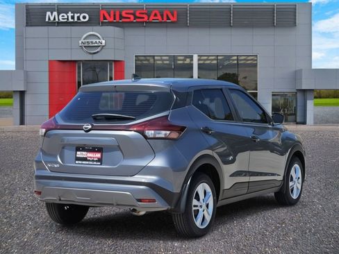 New 2025 Nissan Kicks Play S image 3