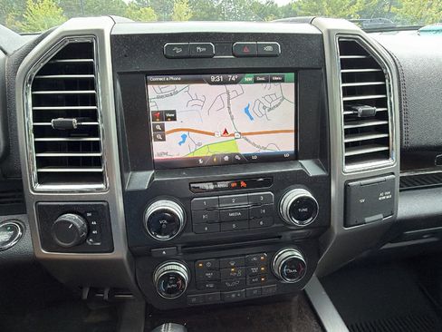 Used 2015 Ford F150 Platinum w/ Equipment Group 701A Luxury AWD/4WD image 32
