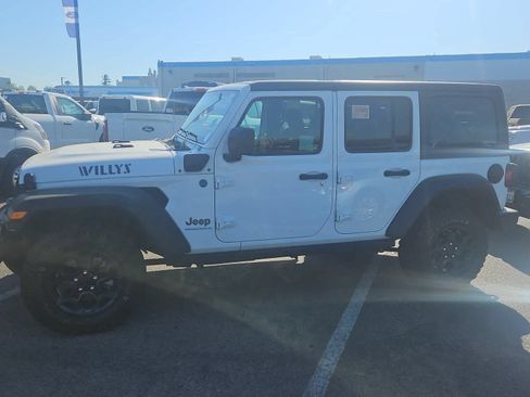 Used 2023 Jeep Wrangler Unlimited w/ 8.4" Radio Group AWD/4WD image 5