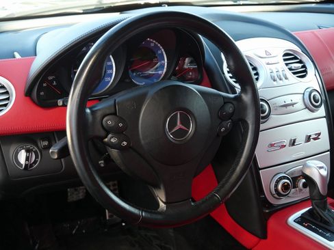 Used 2006 Mercedes-Benz SLR image 14