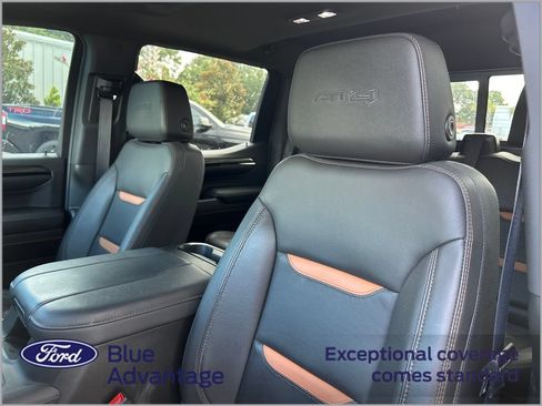 Used 2023 GMC Sierra 1500 AT4 w/ Technology Package AWD/4WD image 11