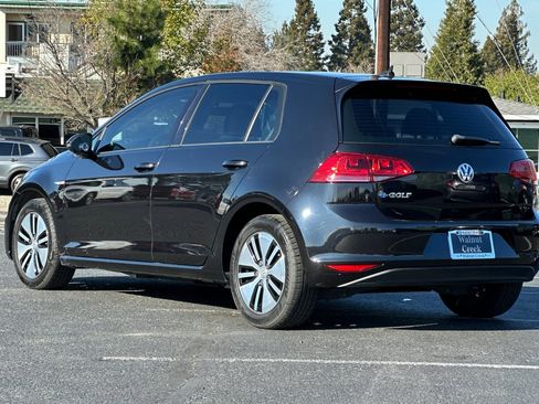 Used 2016 Volkswagen e-Golf SE w/ DC Fast Charging Package image 3