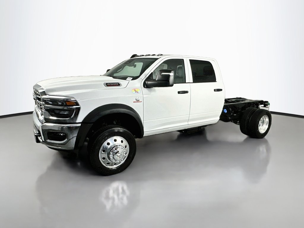 New 2027 RAM 4500 Tradesman w/ Chrome Appearance Group AWD/4WD image 3