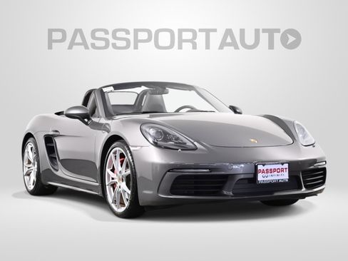Used 2017 Porsche 718 Boxster S RWD image 3