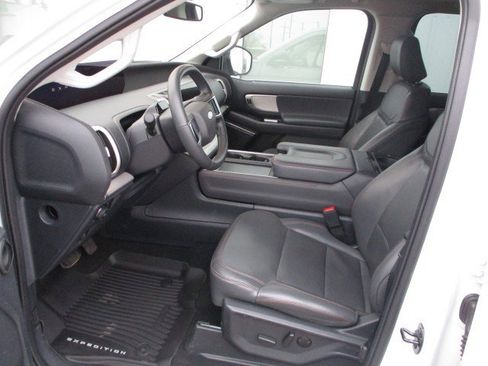 Used 2025 Ford Expedition Max Active image 11