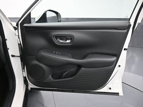 Certified 2025 Honda HR-V LX image 38