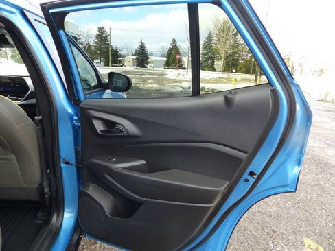 Used 2025 Chevrolet Trax ACTIV w/ Driver Confidence Package FWD image 42