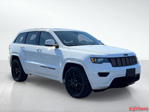 Used 2022 Jeep Grand Cherokee Laredo X RWD image 8