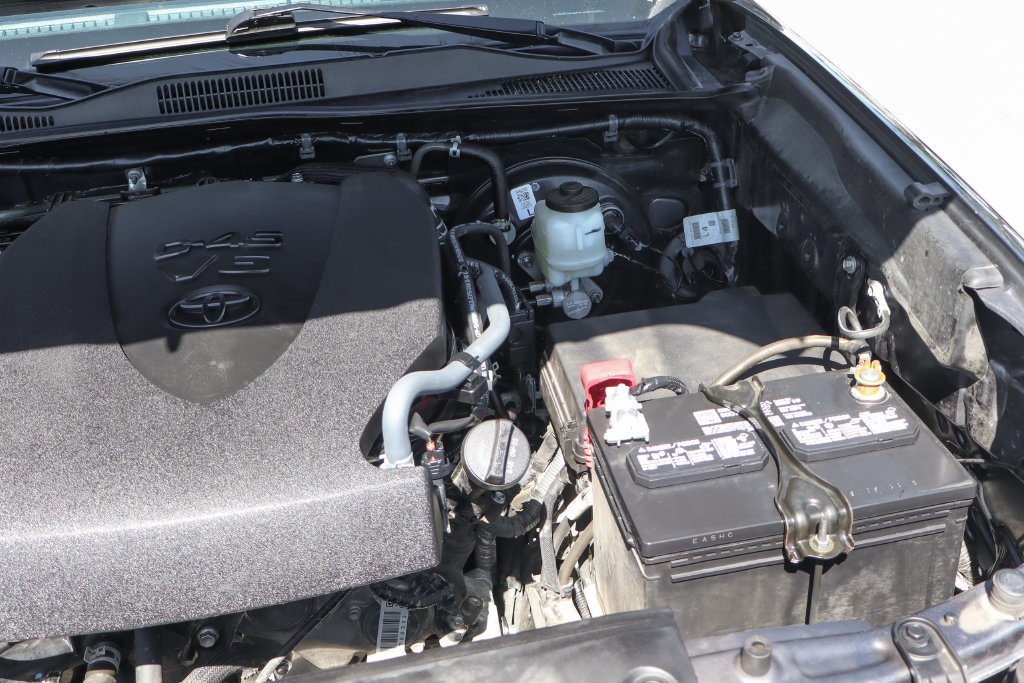 Used 2022 Toyota Tacoma SR5 AWD/4WD image 15