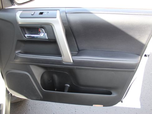 Used 2020 Toyota 4Runner SR5 image 32