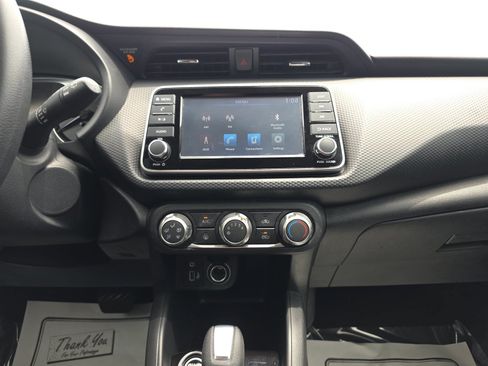 Used 2022 Nissan Kicks S w/ Interior Electronics Package FWD image 17
