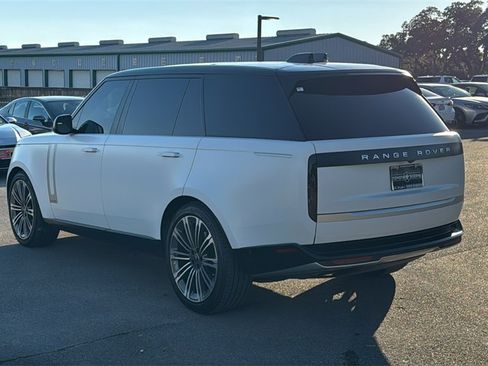 Used 2024 Land Rover Range Rover Long Wheelbase Autobiography image 3