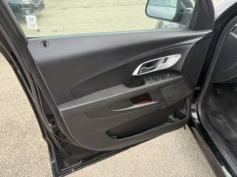 Used 2017 Chevrolet Equinox LT w/ Convenience Package image 11