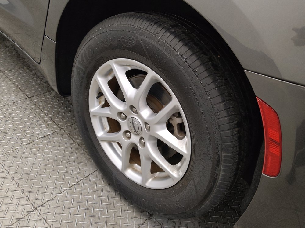 Used 2023 Chrysler Voyager LX FWD image 31