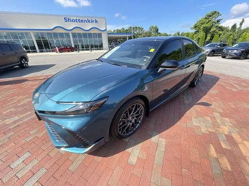 Used 2025 Toyota Camry XSE AWD/4WD image 24