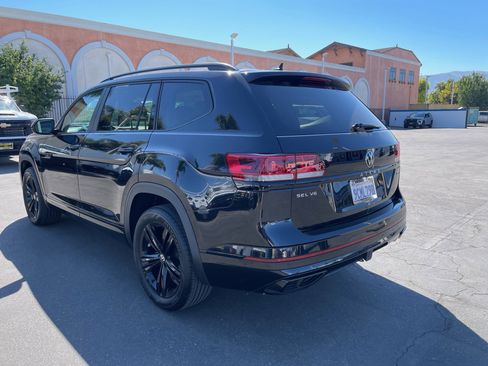 Used 2022 Volkswagen Atlas SEL R-Line image 6