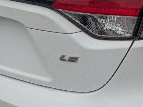 Used 2020 Toyota Corolla LE FWD image 20
