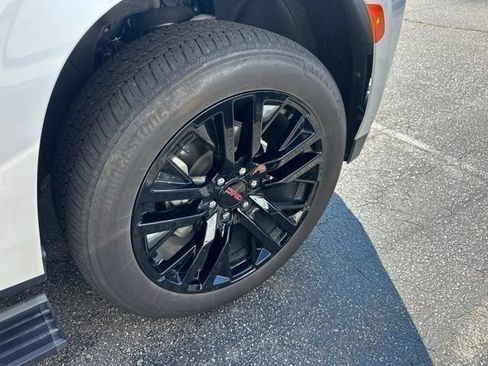Certified 2024 GMC Yukon Denali w/ Advanced Technology Package AWD/4WD image 28