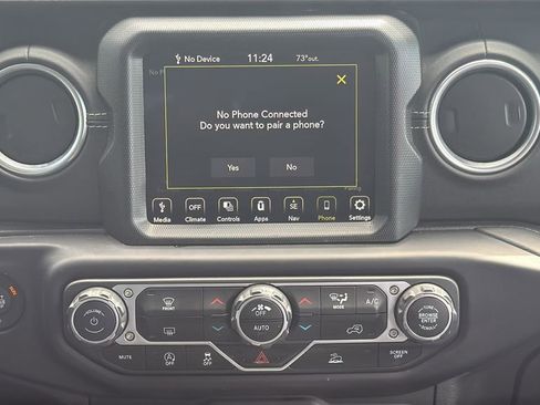 Used 2022 Jeep Gladiator Overland w/ Popular Equipment Package AWD/4WD image 16