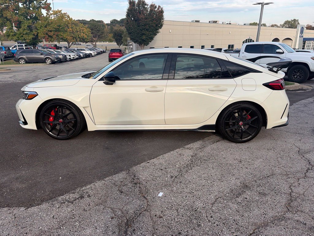 Used 2025 Honda Civic Type R image 8