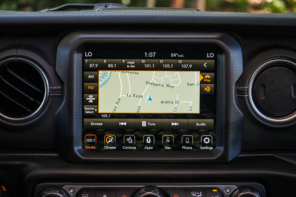 Used 2023 Jeep Wrangler Unlimited Sahara w/ Cold Weather Group AWD/4WD image 13