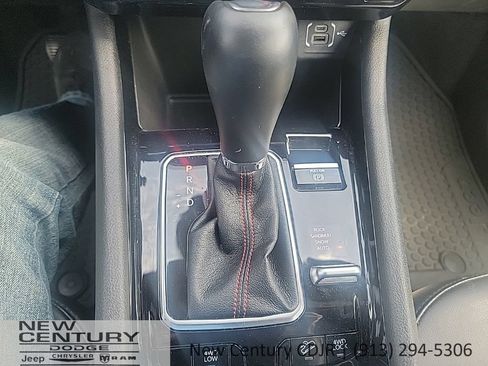 Used 2025 Jeep Compass Trailhawk AWD/4WD image 14