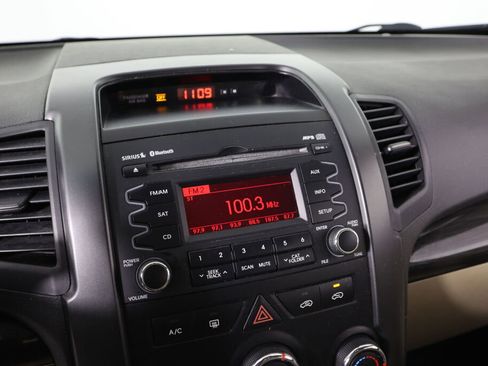 Used 2012 Kia Sorento LX image 35