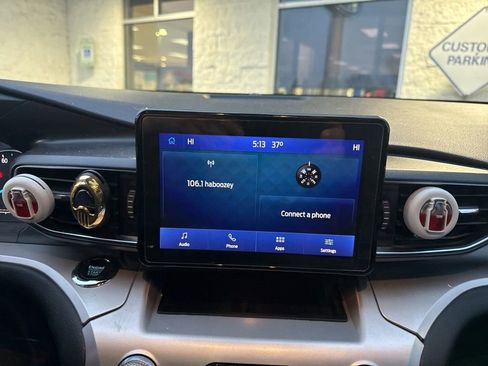 Used 2022 Ford Explorer XLT w/ Equipment Group 202A image 11