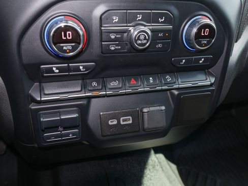 Used 2020 Chevrolet Silverado 1500 RST image 25