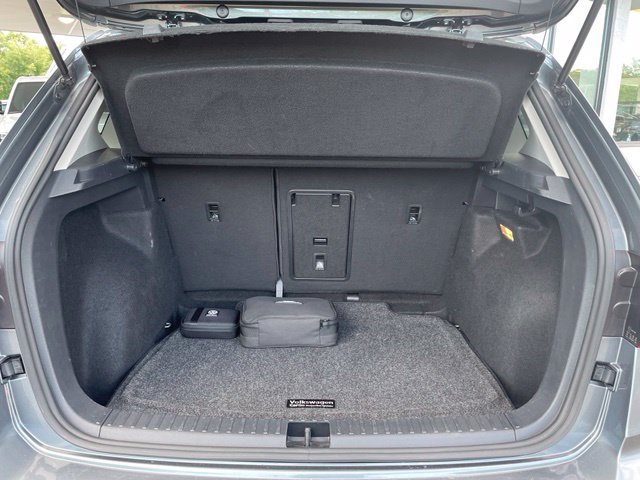 Used 2023 Volkswagen Taos SE w/ Panoramic Sunroof Package FWD image 30