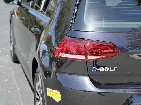 Used 2019 Volkswagen e-Golf SE w/ Driver Assistance Package FWD image 98