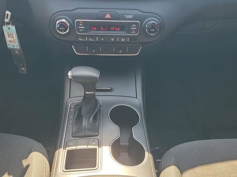 Used 2020 Kia Sorento LX w/ LX I4 Convenience Package image 14