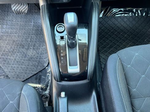 Used 2018 Nissan Kicks SV FWD image 27