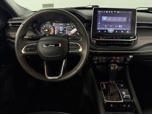 Certified 2025 Jeep Compass Trailhawk AWD/4WD image 13