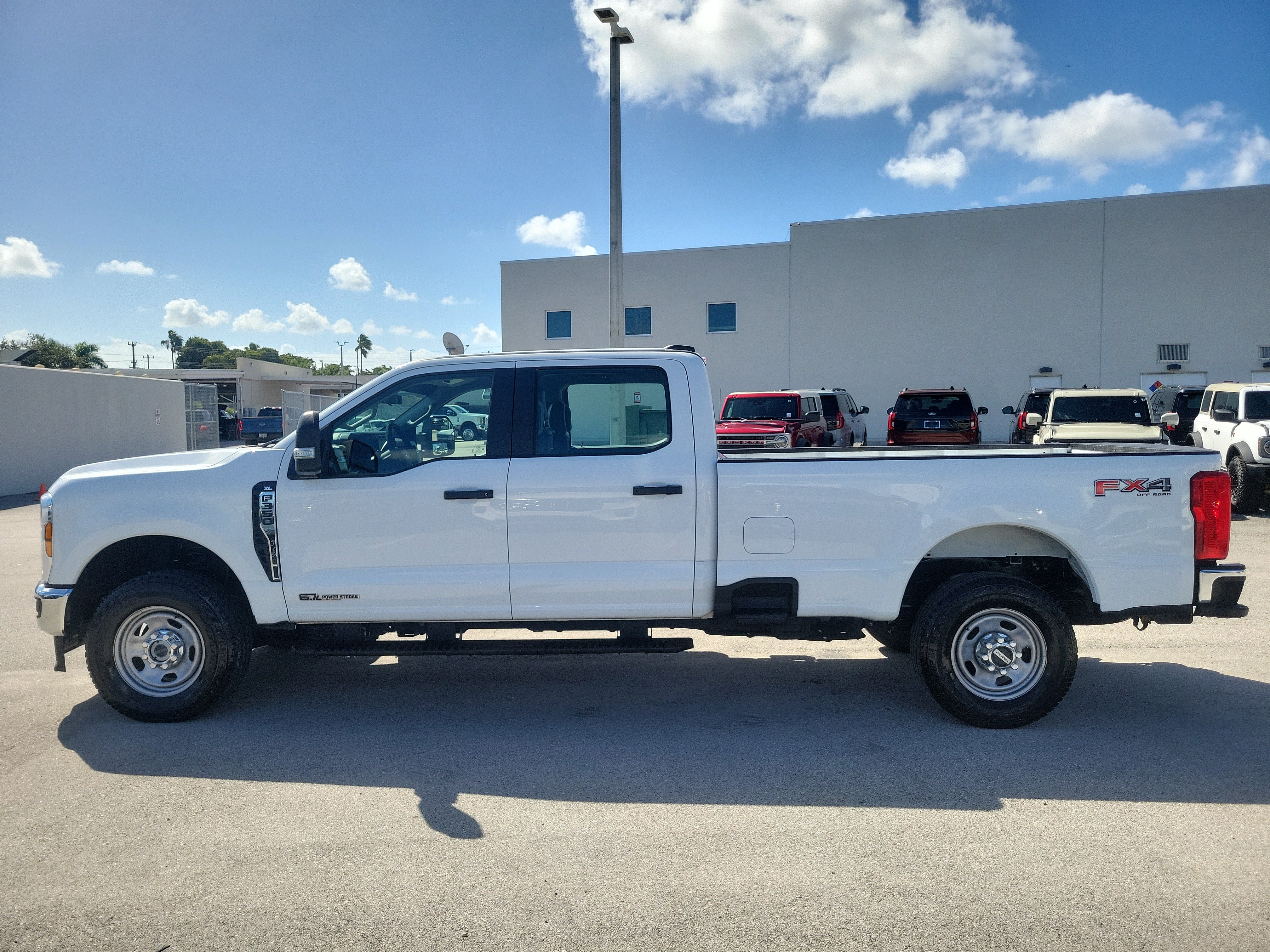Used 2024 Ford F350 XL w/ FX4 Off-Road Package AWD/4WD image 8