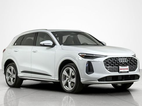 Used 2025 Audi Q5 Premium Plus w/ Premium Plus AWD/4WD image 7