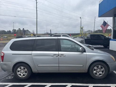 Used 2008 Kia Sedona LX image 8