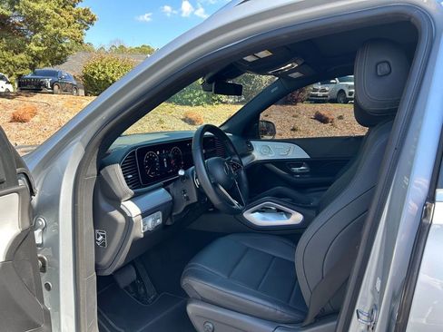 Used 2025 Mercedes-Benz GLS 450 4MATIC image 42