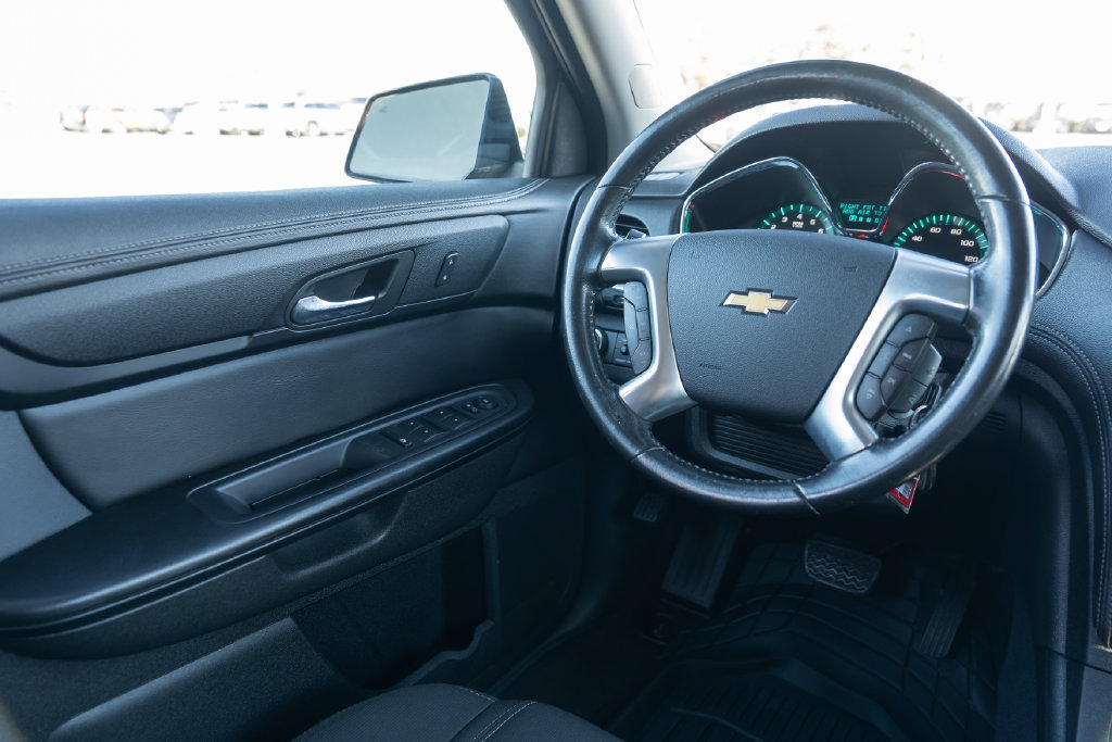 Used 2017 Chevrolet Traverse LT w/ Style and Technology Package AWD/4WD image 11