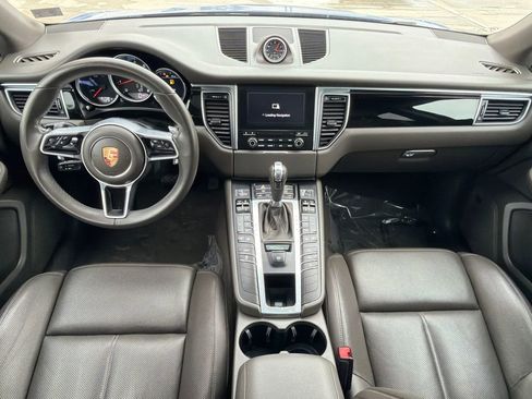 Used 2018 Porsche Macan image 17