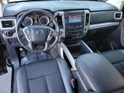 Used 2018 Nissan Titan PRO-4X image 10