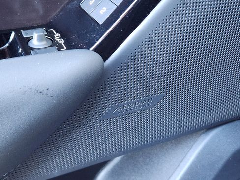 Certified 2026 Land Rover Range Rover Velar Dynamic SE image 24