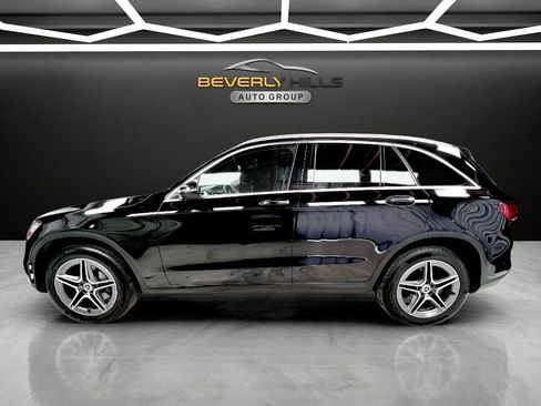 Used 2020 Mercedes-Benz GLC 300 4MATIC image 2